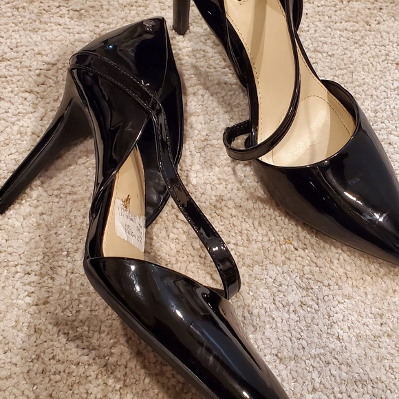 Heels - Picture 3 of 3